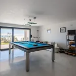 Villa Modern With Sea & River View Pool And Gym.