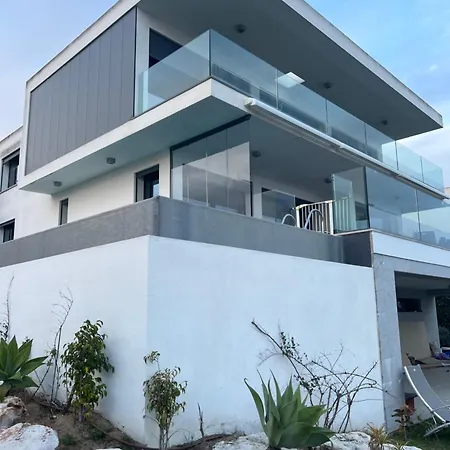 Modern With Sea & River View Pool And Gym. *