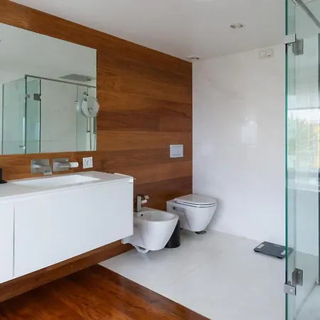 Villa Modern With Sea & River View Pool And Gym. *