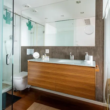 Villa Modern With Sea & River View Pool And Gym.