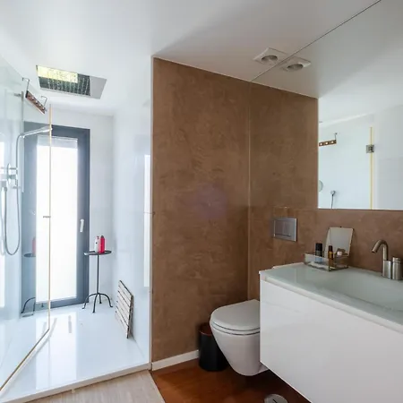 Modern With Sea & River View Pool And Gym. Villa Lisbona