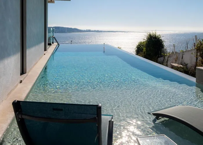 Modern With Sea & River View Pool And Gym. Lizbona