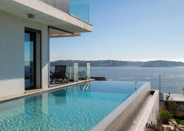 Modern With Sea & River View Pool And Gym. * Lizbona
