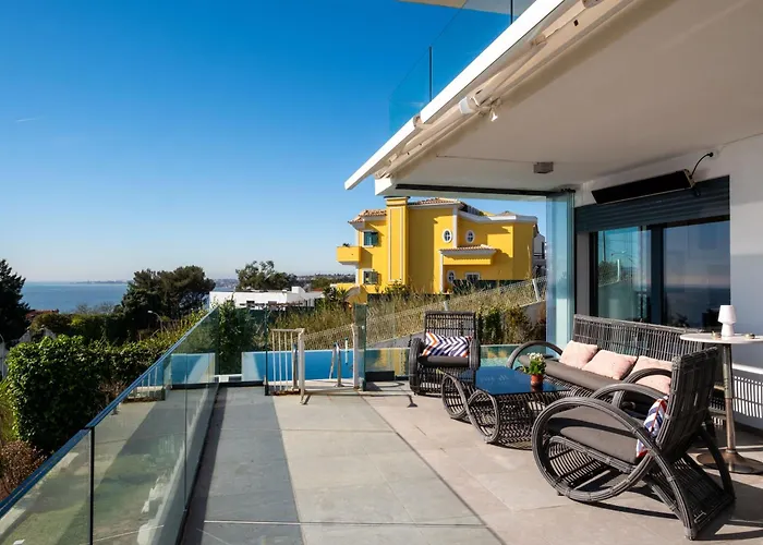 Modern With Sea & River View Pool And Gym. Willa Lizbona