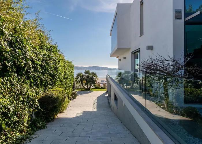 Modern With Sea & River View Pool And Gym. Lizbona