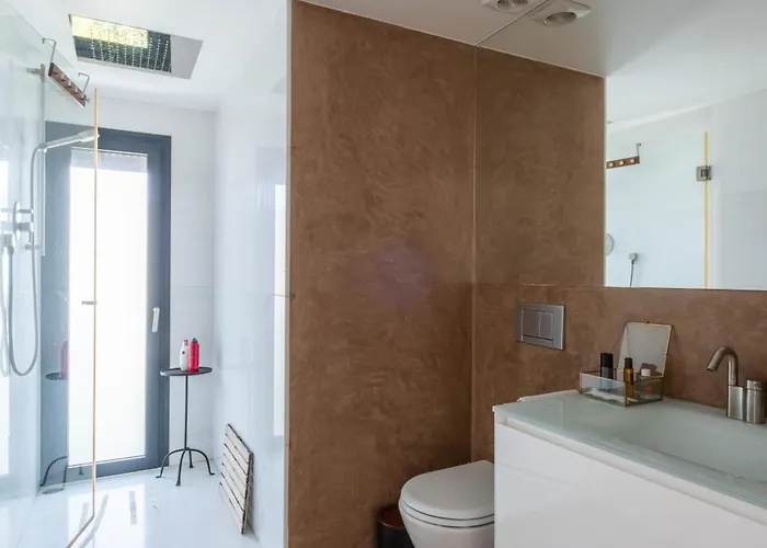 Modern With Sea & River View Pool And Gym. Willa Lizbona