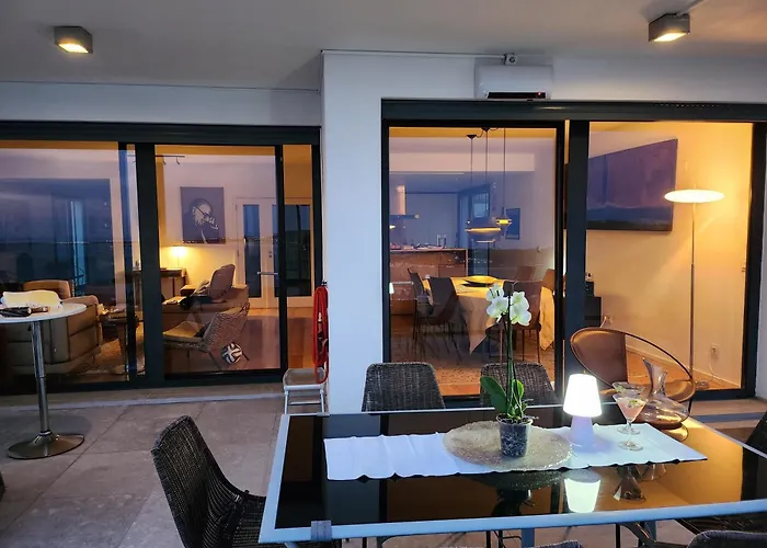 Modern With Sea & River View Pool And Gym. Willa