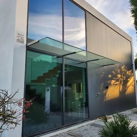 Modern With Sea & River View Pool And Gym. Vila