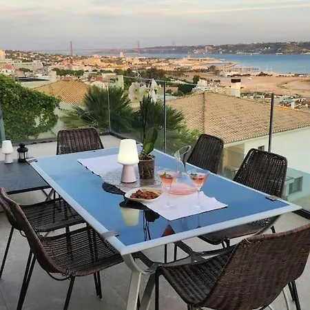 Modern With Sea & River View Pool And Gym. Villa Lissabon