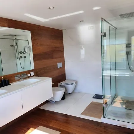 Modern With Sea & River View Pool And Gym. *