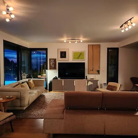 Modern With Sea & River View Pool And Gym. Vila