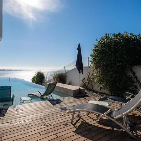 Modern With Sea & River View Pool And Gym. فيلة *