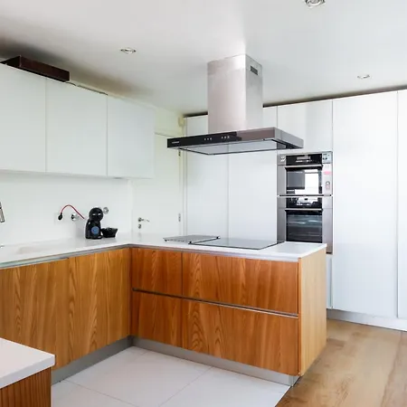 Modern With Sea & River View Pool And Gym.