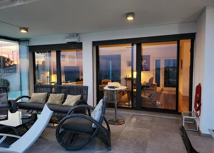 Modern With Sea & River View Pool And Gym. فيلة